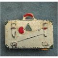 Vintage Suitcase Luggage Salt or Pepper Shaker ...