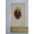 Carte-de-visite J. Peers, Manchester - lady wea...