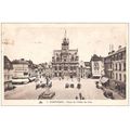 60 - COMPIEGNE - la place de l'hôtel de ville