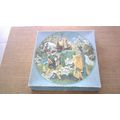 GUINEVERE GOES A-MAYING Round Jigsaw Puzzle (50...