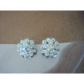 Vintage Earrings Chrysanthemum Flower Head Whit...