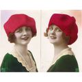 2 CARTES POSTALES - MODE - FEMME A CHAPEAU - RE...