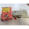 NEW Danfoss KP1, 100 PSIG ,060-2002 Pressure Sw...