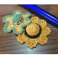 Button flowers #bf014 lot of 2 crochet decorati...