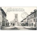03 - GANNAT - Place Hennequin et l'église Ste-C...