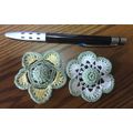Button flowers #bf03 lot of 2 crochet decoratio...