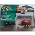 Johnny Lightning Tow & Go 2003 Ford F-250 & Roo...