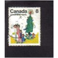 1975 canada christmas family 8c f/u sg825