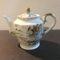 Kutani (KUT 295) Hand-Painted Gold on White Tea...