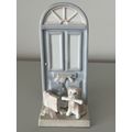 SIMSON HOME BUDDIES - DOG & PRESENTS AT DOOR FI...