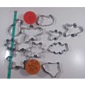 lot of 12 cookie cutters very good stars, ginge...
