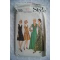 1974 Style Pattern No. 4785 misses pinafore dre...