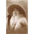 CARTE POSTALE - MODE - FEMME A CHAPEAU - REF 75A