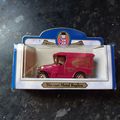 Oxford Die-Cast 217G Van 50 years 1952-2002 Que...