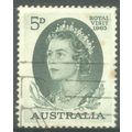 Australia 1963 - SG348 - 5d green - Queen Eliza...