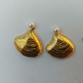 Gold Clam Shell Backer Earrings Faux Pearl Stud...