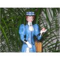 AVON Mrs. Albee 2009 Award Porcelain Figurine N...