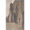 The Great Gateway Of The Monastory St. Albans Hertfordshire Postcard (QHER364)