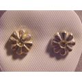 Silver Daisy Flower Earrings Crystal Center Pin...