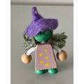 WOODEN HALLOWEEN WITCH MINIATURE
